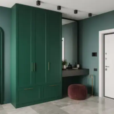 Корпусный шкаф в прихожую