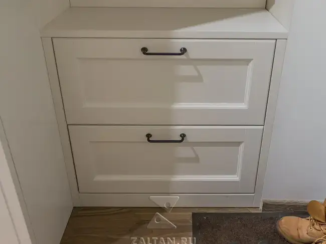 Тумбочка с ящиками