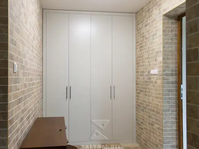 Встроенный шкаф в прихожую