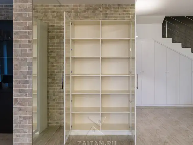 Стеллаж с фасадами