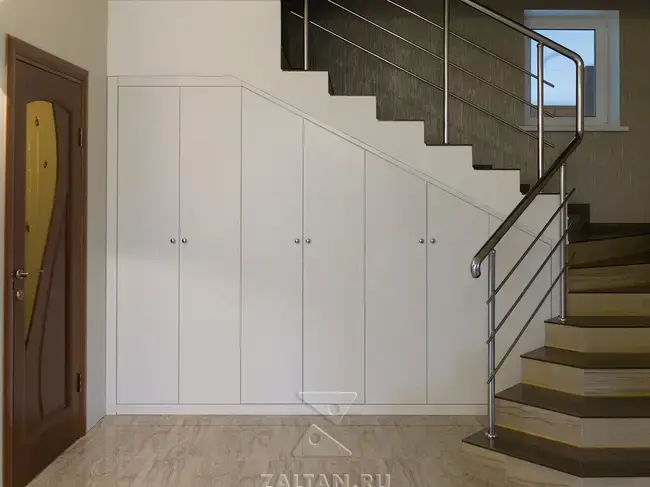 Шкаф под лестницей