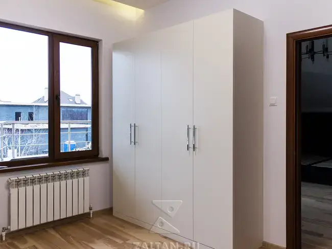 4-х дверный шкаф