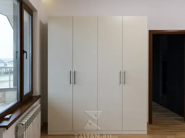 Белый шкаф в спальню