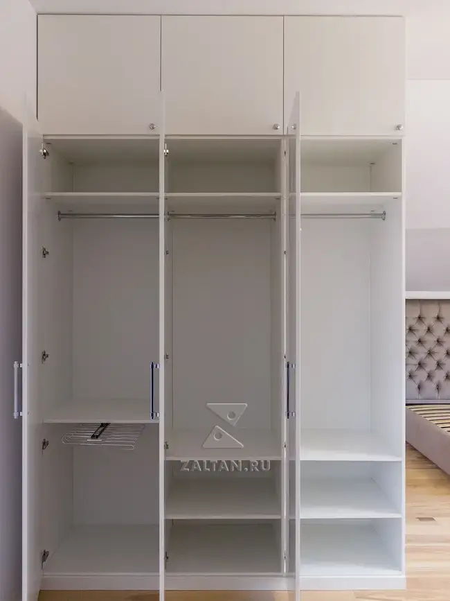 Шкаф с антресолью