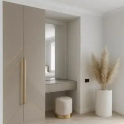 Встроенный шкаф с туалетным столиком