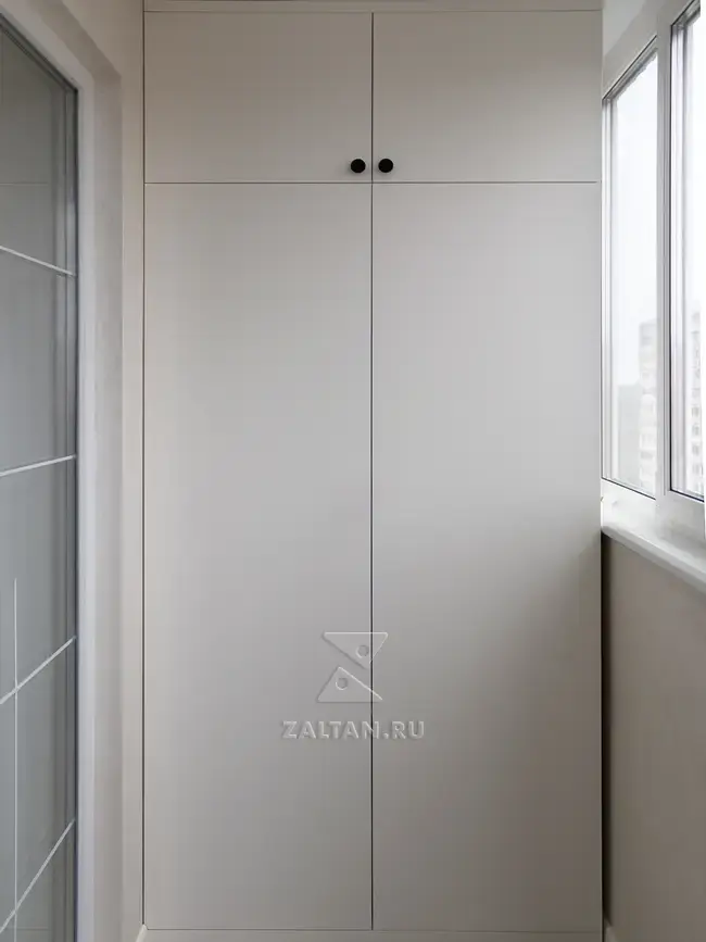 Корпусный шкаф на балкон