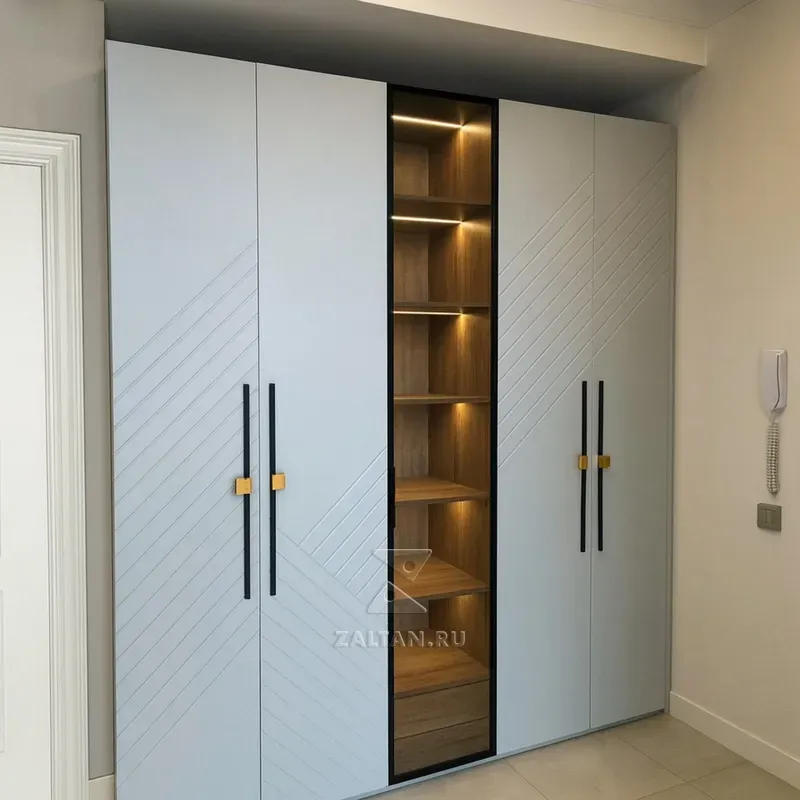 Шкаф с нишей и подсветкой