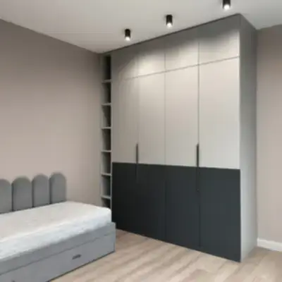 Корпусный шкаф в спальню