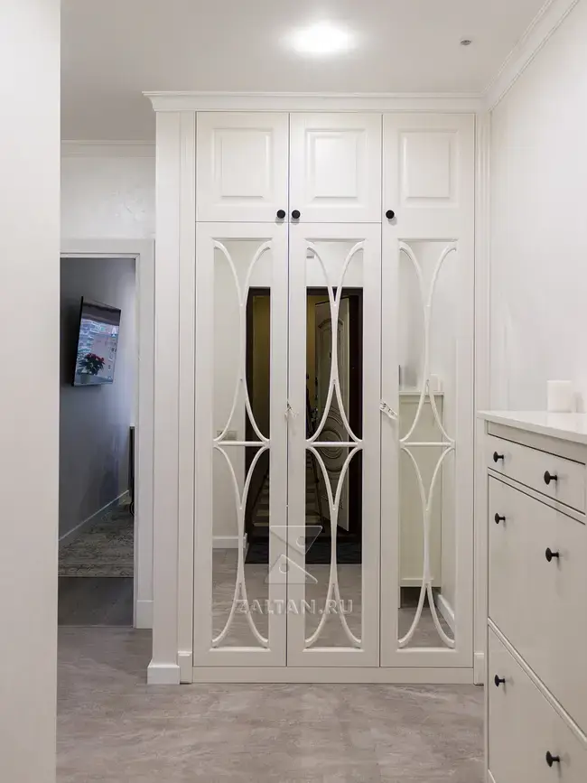 Шкаф с дугами в прихожую