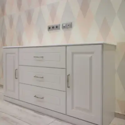 Классический комод-тумба под ТВ