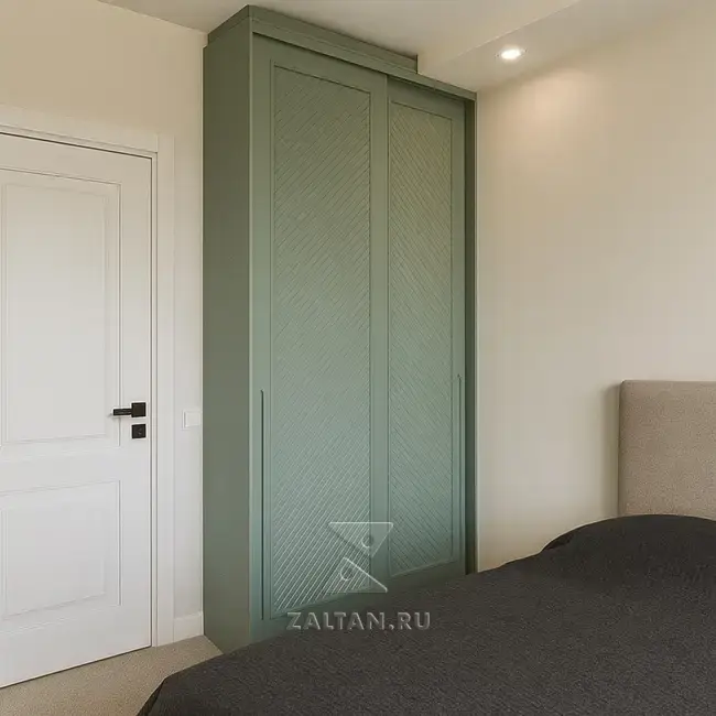 Шкаф купе зелёный до потолка
