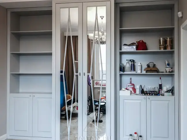 Стеллажи в гостиную