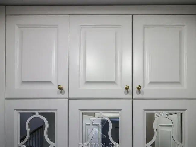 Антресольный ряд в шкафу