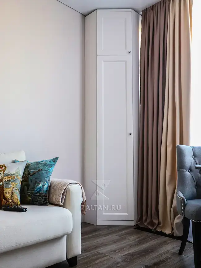 Маленький шкаф пенал