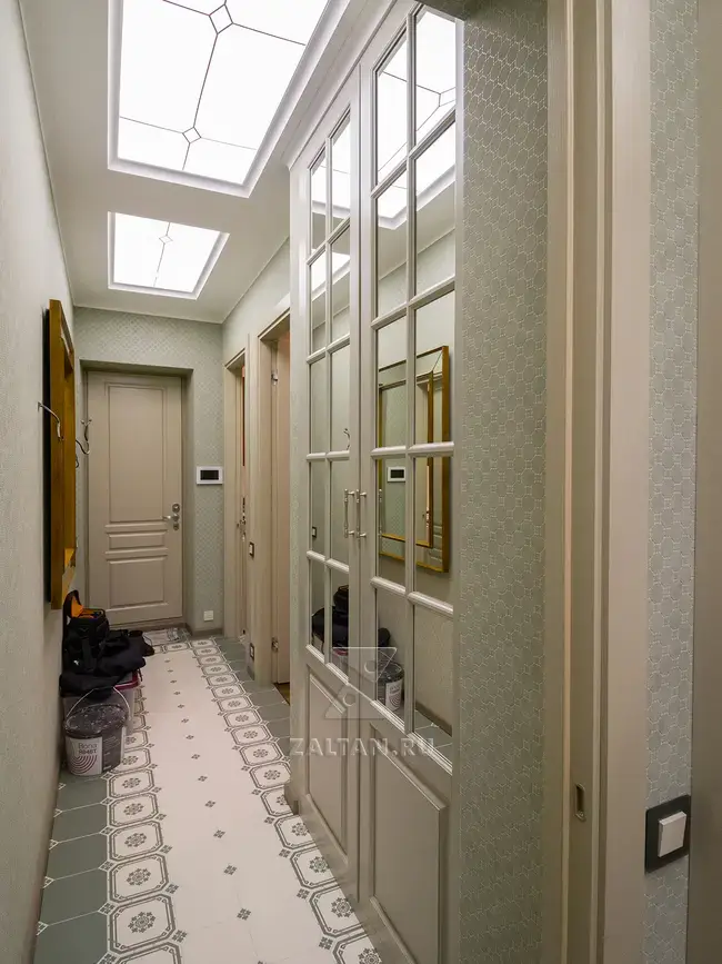 Встроенный двухдверный шкаф