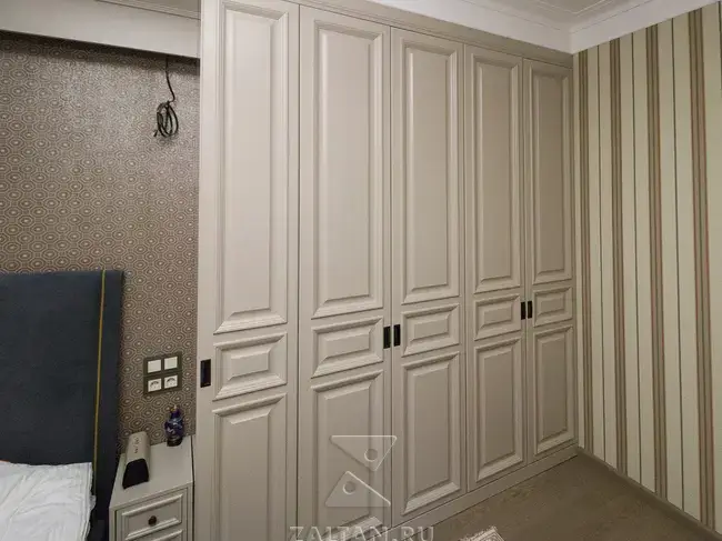 5-ти дверный распашной шкаф