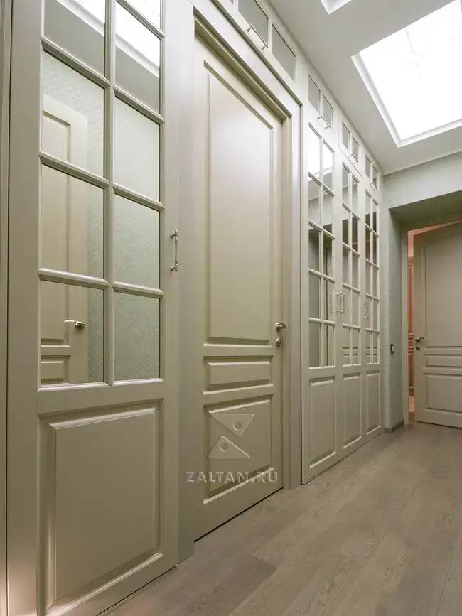 Шкаф в узком коридоре