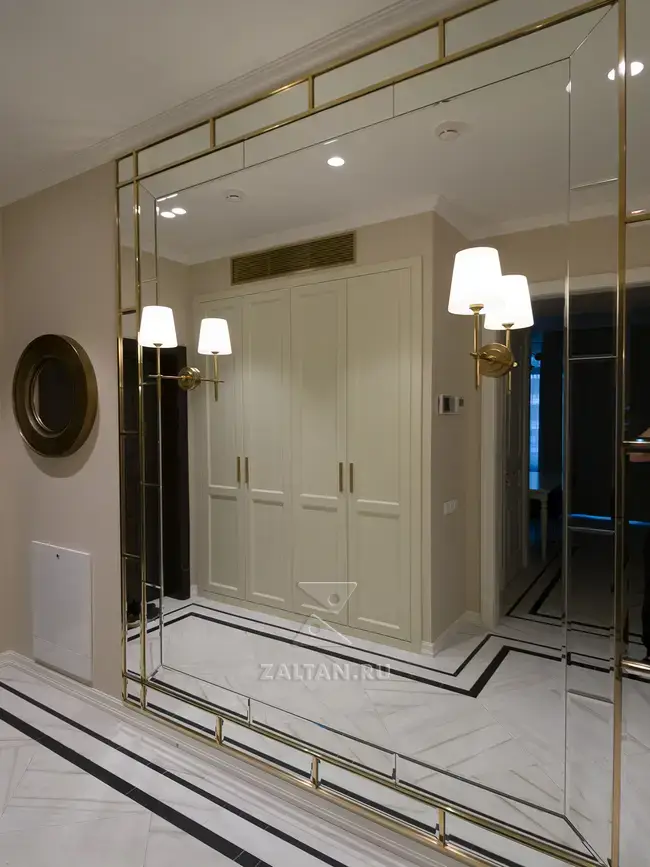 Шкаф в коридоре встройка