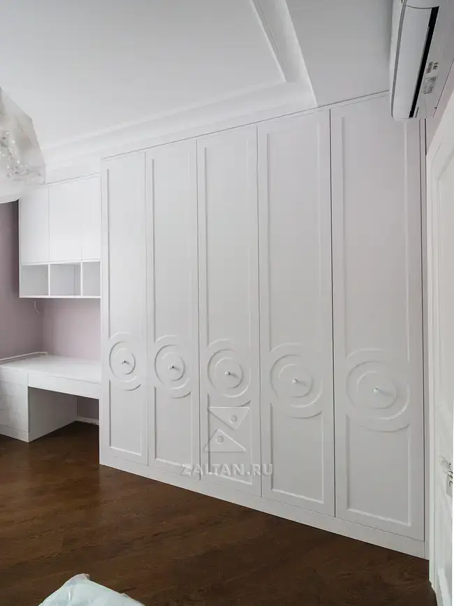Белый шкаф в спальню