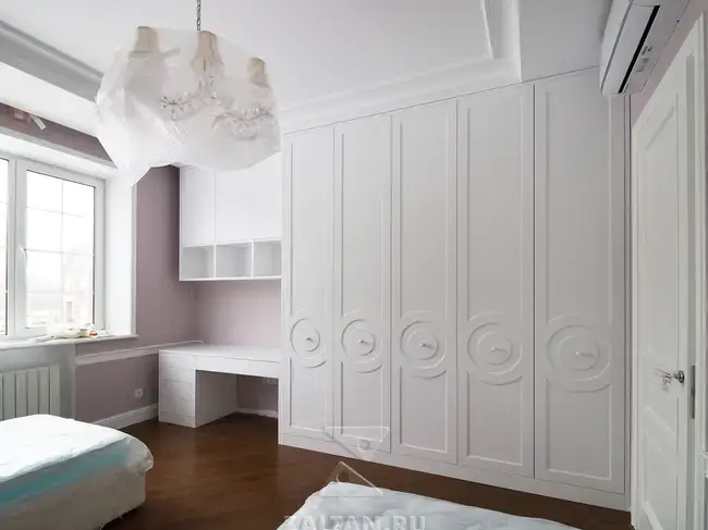 Классический шкаф в спальню