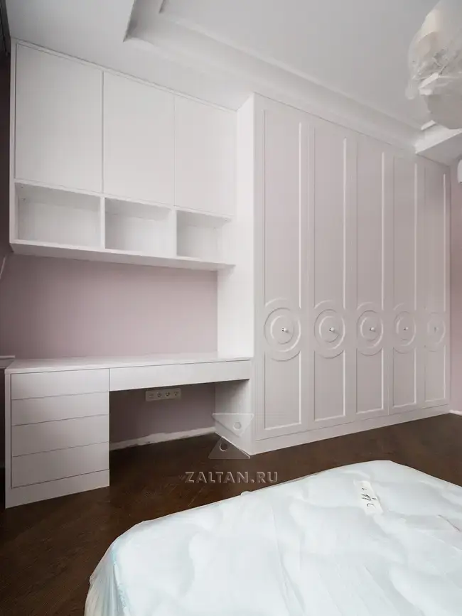 Шкафы в спальню неоклассика