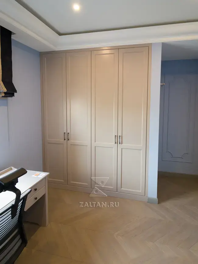 Шкаф до потолка без зазоров