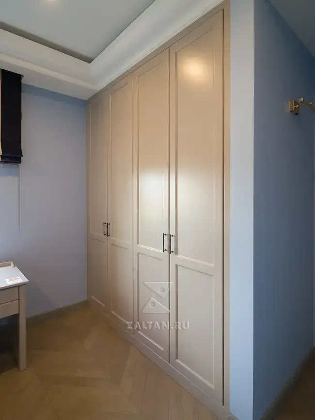 Шкаф в нишу 4-х дверный