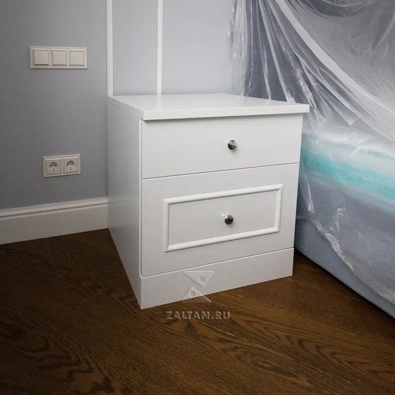 Прикроватная тумба в спальню