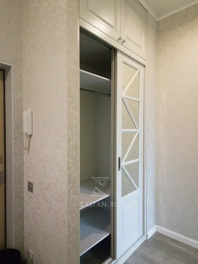 Белый шкаф-купе в прихожую