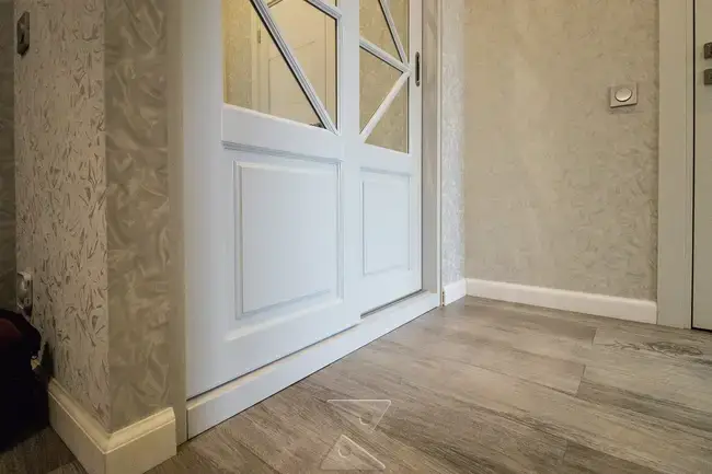 Шкаф-купе с фрезеровкой из МДФ