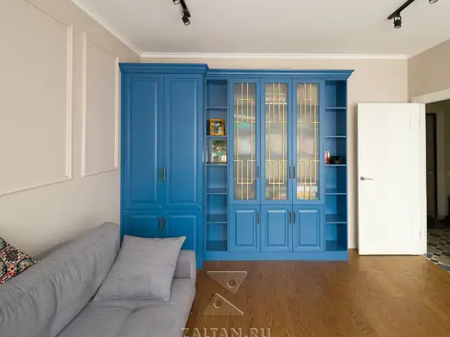 Книжные шкаф