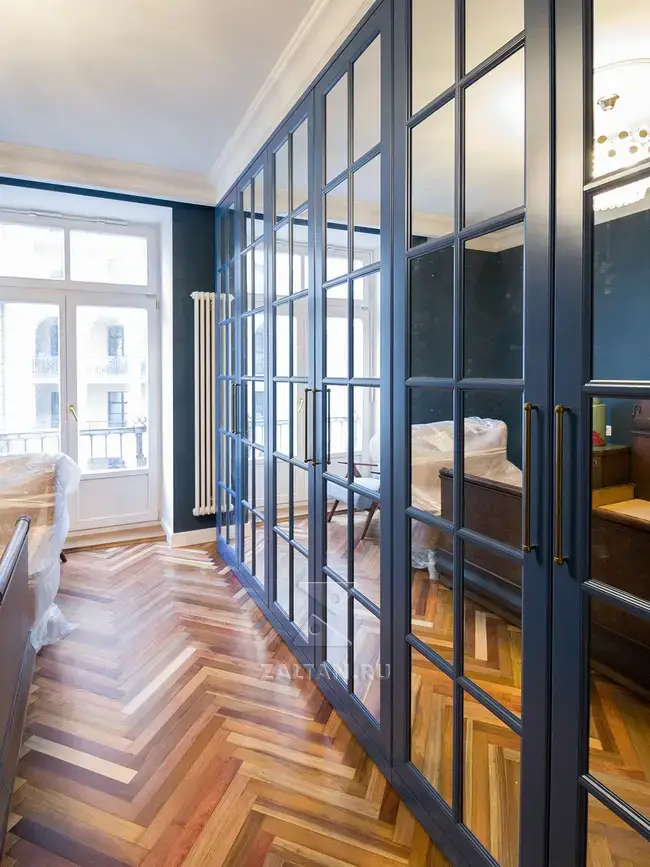 Зеркальные фасады с декоративной накладкой