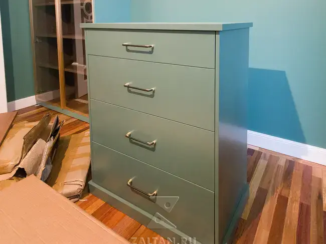 Комод с 4-мя ящиками