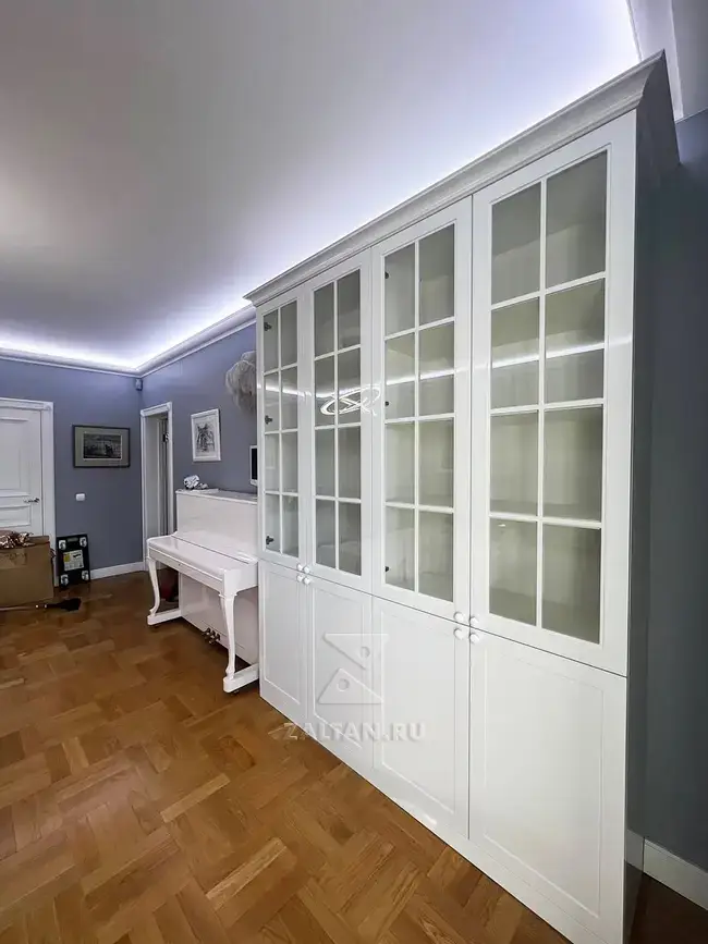 Глянцевый шкаф из МДФ