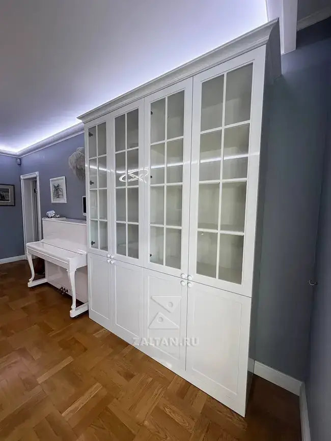 Книжный шкаф классика