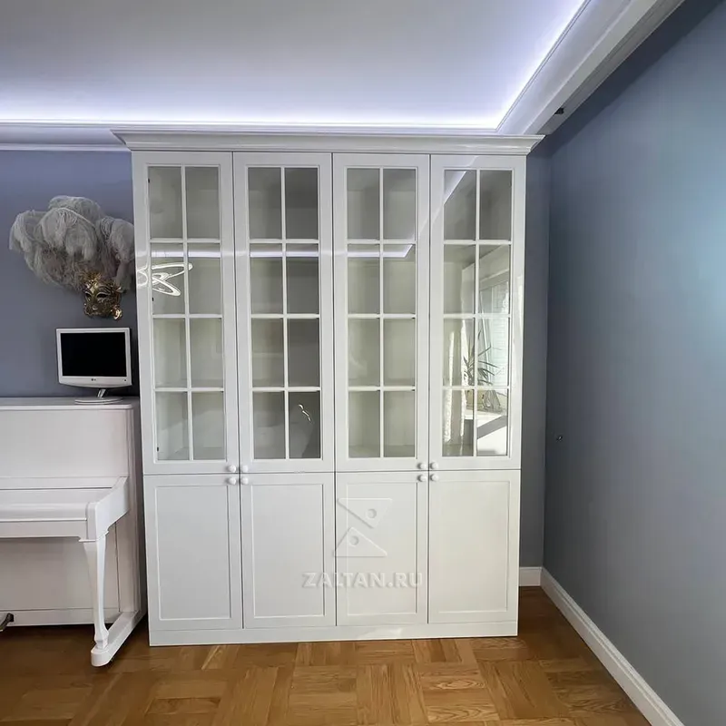 Шкаф витрина в гостиную