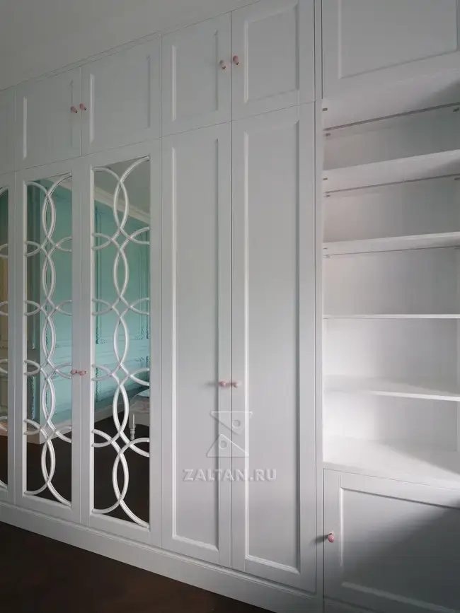 Антресольный ряд в шкафу