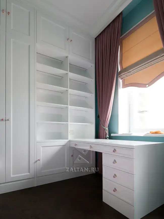 Рабочее место у окна