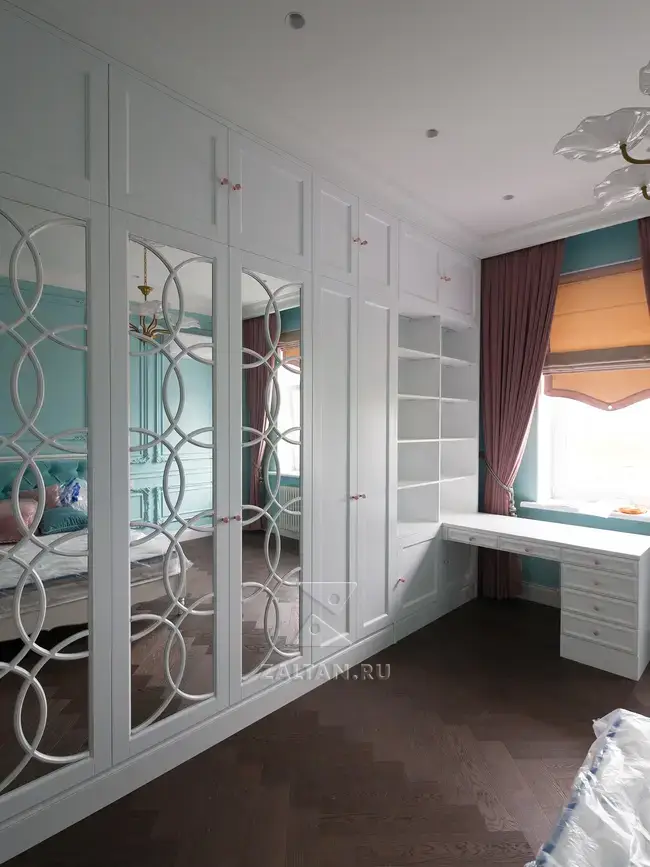 Стол интегрированный с рабочим местом