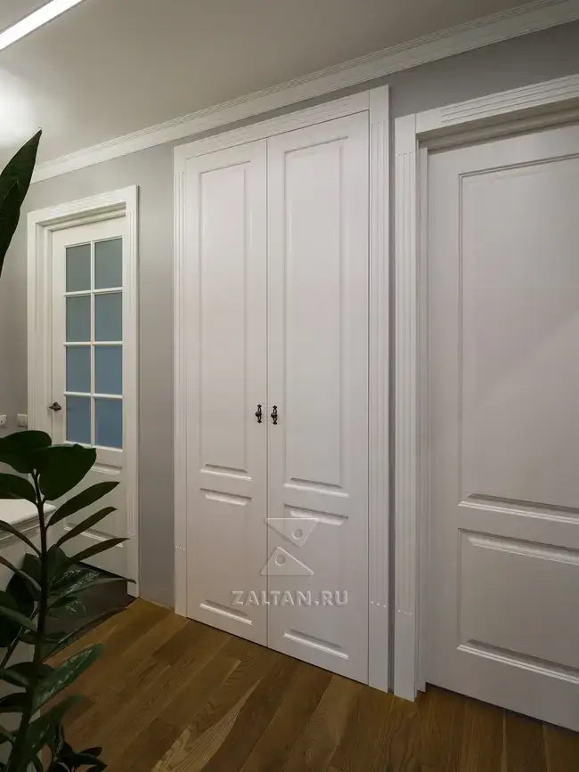 Шкаф в прихожей