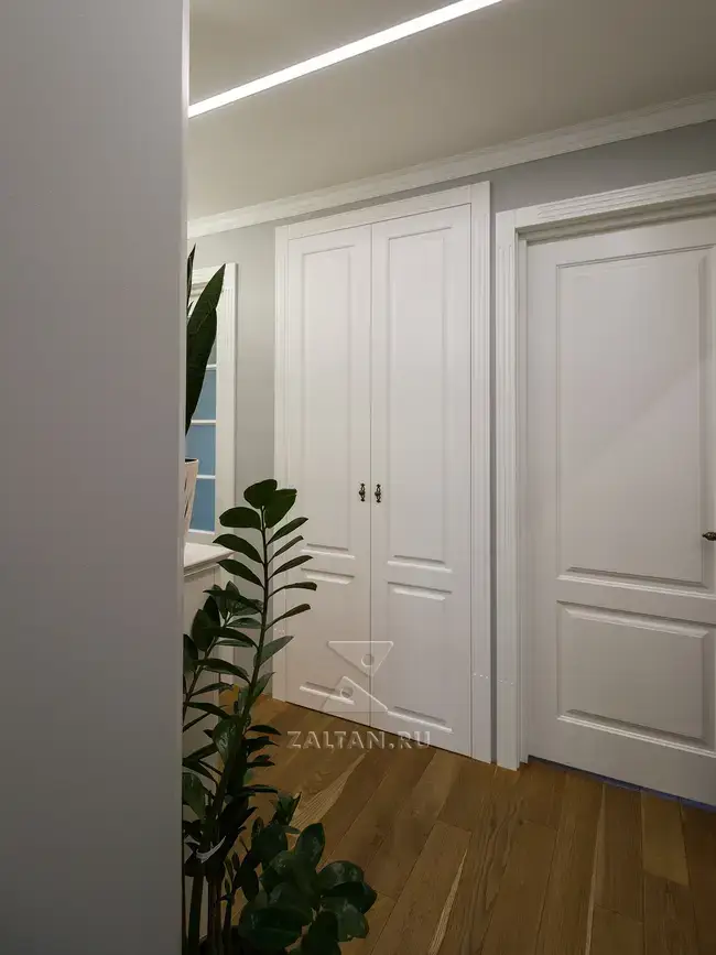 Встроенный классический шкаф