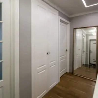 Классический шкаф в прихожую