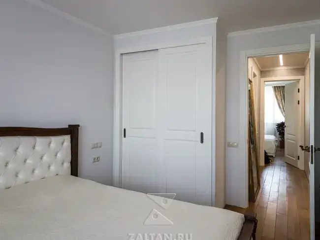 Классический шкаф-купе в спальню