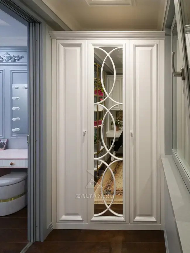 Корпусный шкаф на балкон