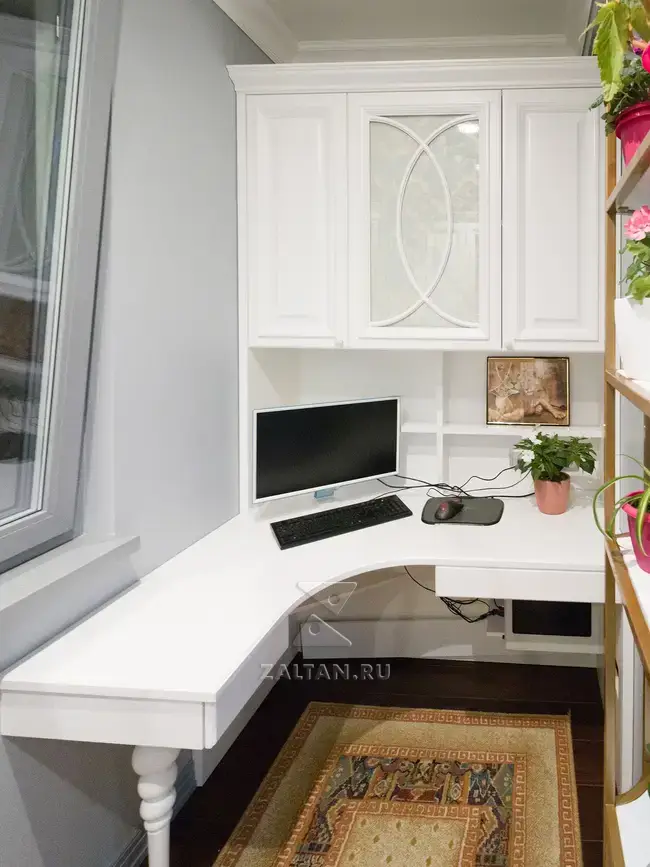 Рабочая зона на балконе