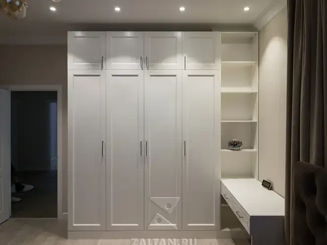 4-х дверный распашной шкаф