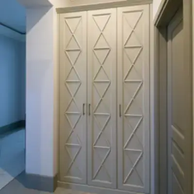 Шкаф от стены до стены