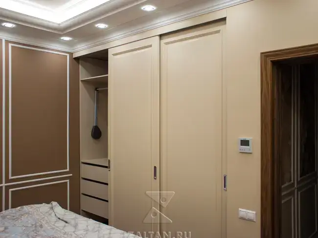 Секция с ящиками и пантографом