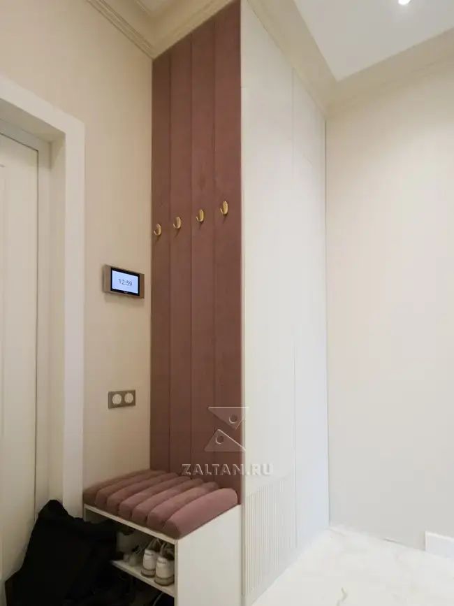 Шкаф с открытой секцией