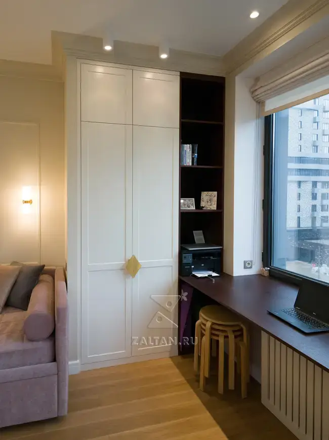 Распашной шкаф и открытый стеллаж